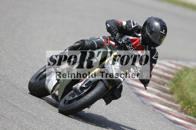 /27 12.06.2025 Ducati Schweiz Trackday Warmup  ADR/gruen-vert/28
